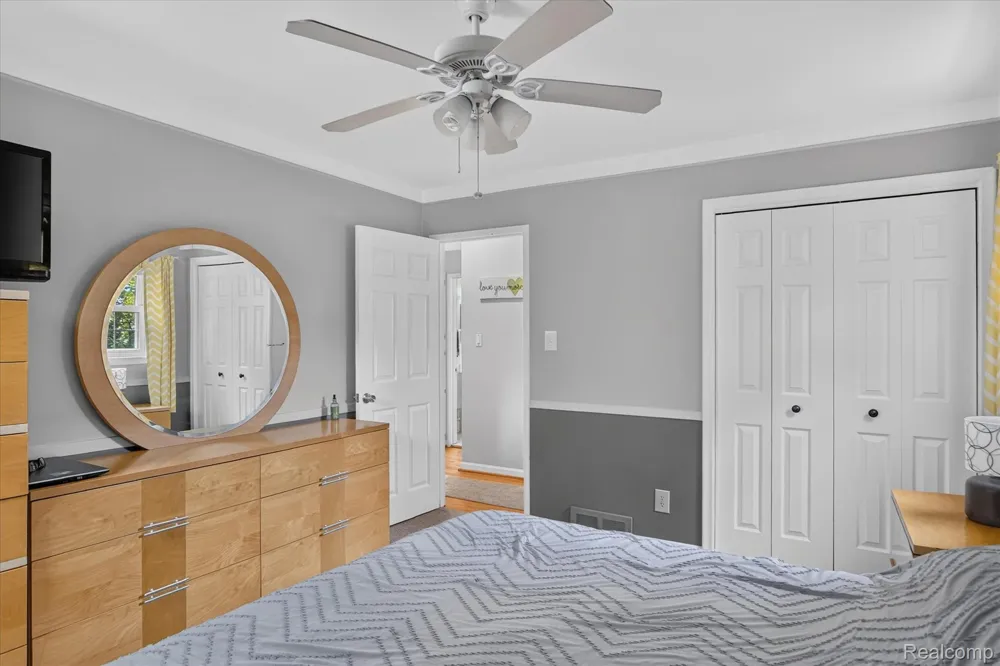 29848 Hathaway Street Livonia City, MI 48150