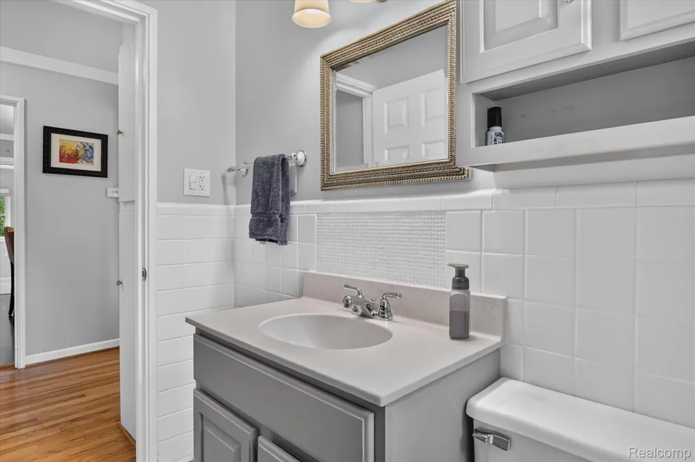 29848 Hathaway Street Livonia City, MI 48150