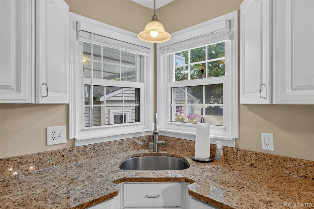 29848 Hathaway Street Livonia City, MI 48150