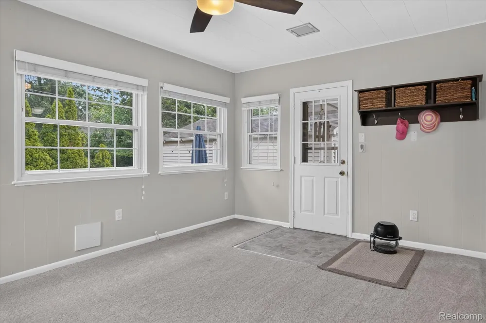29848 Hathaway Street Livonia City, MI 48150