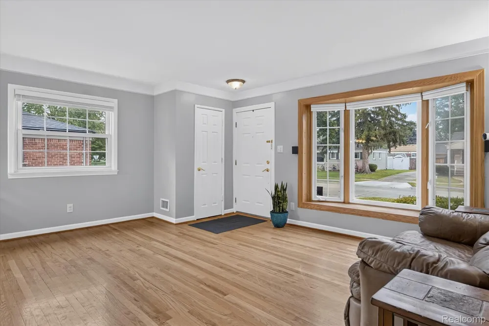 29848 Hathaway Street Livonia City, MI 48150