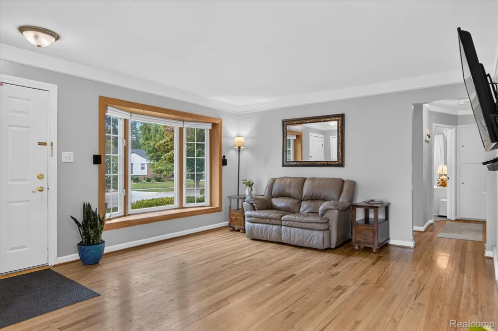 29848 Hathaway Street Livonia City, MI 48150