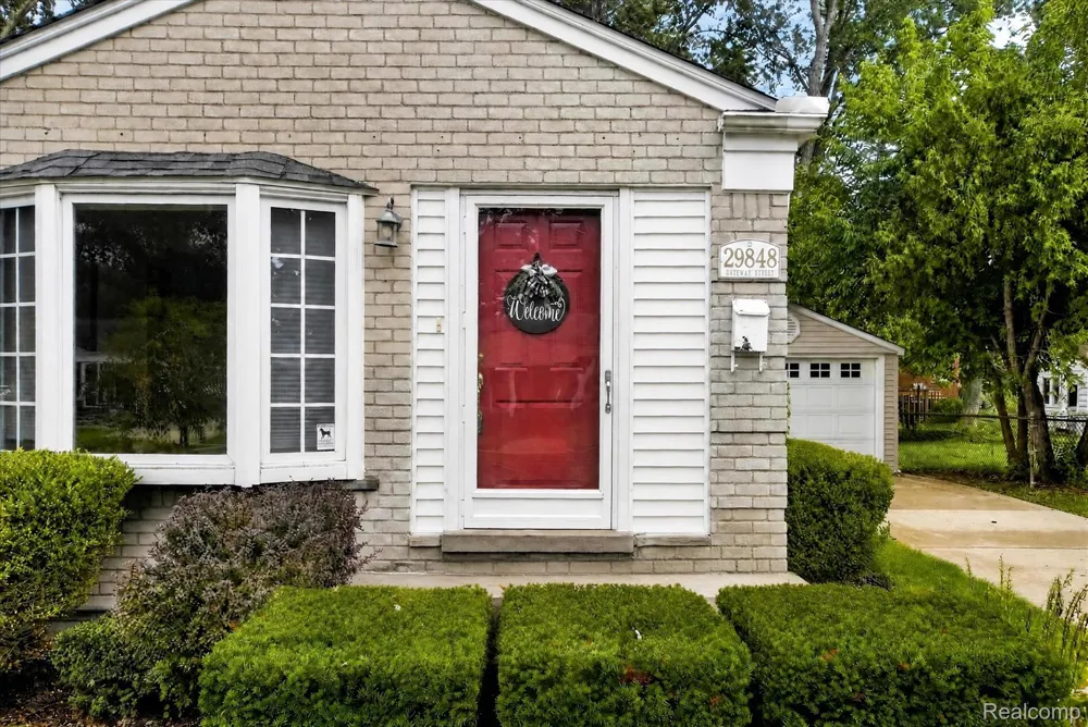 29848 Hathaway Street Livonia City, MI 48150