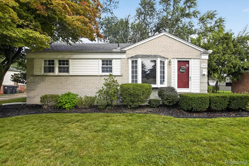 29848 Hathaway Street Livonia City, MI 48150