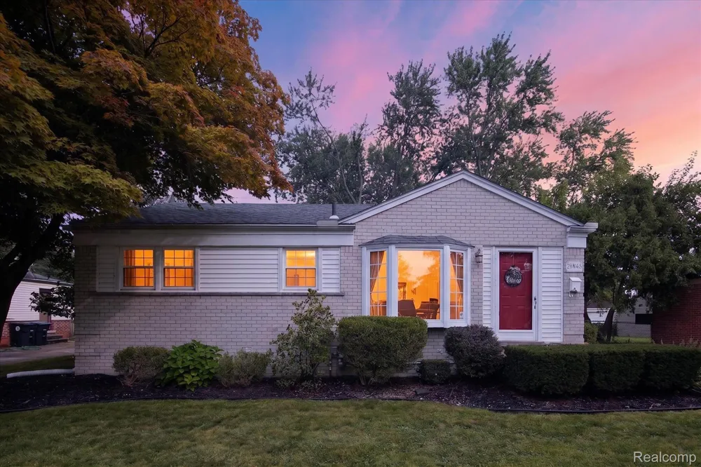 29848 Hathaway Street Livonia City, MI 48150