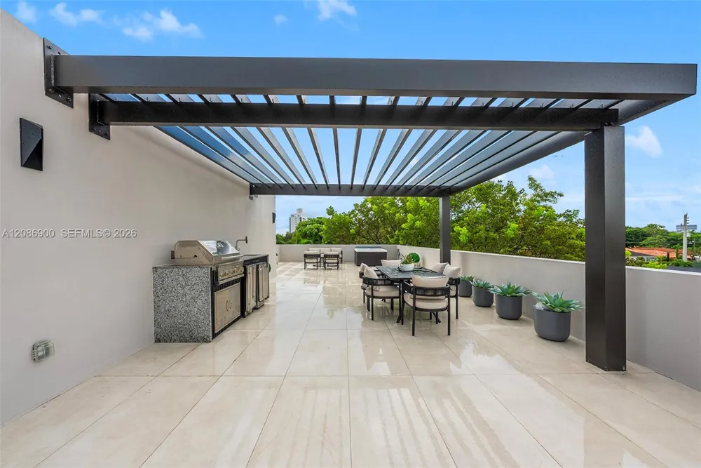 1502 SW 19th St Miami, FL 33145