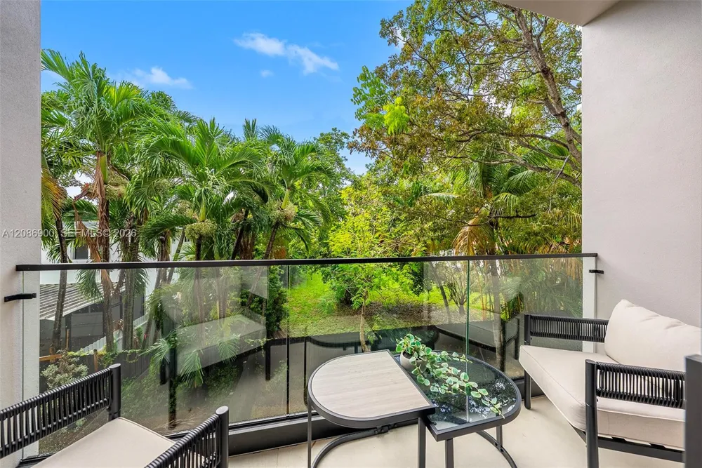 1502 SW 19th St Miami, FL 33145