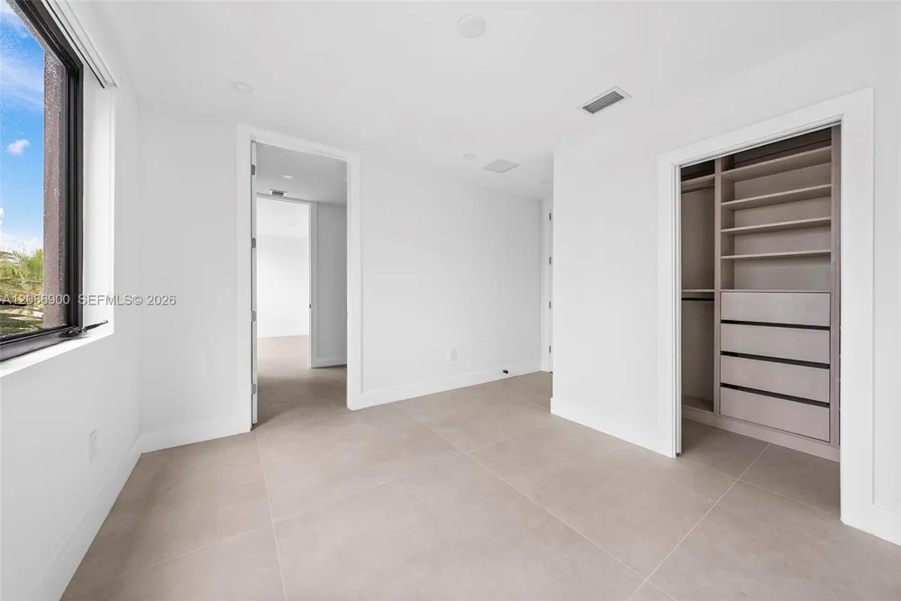 1502 SW 19th St Miami, FL 33145