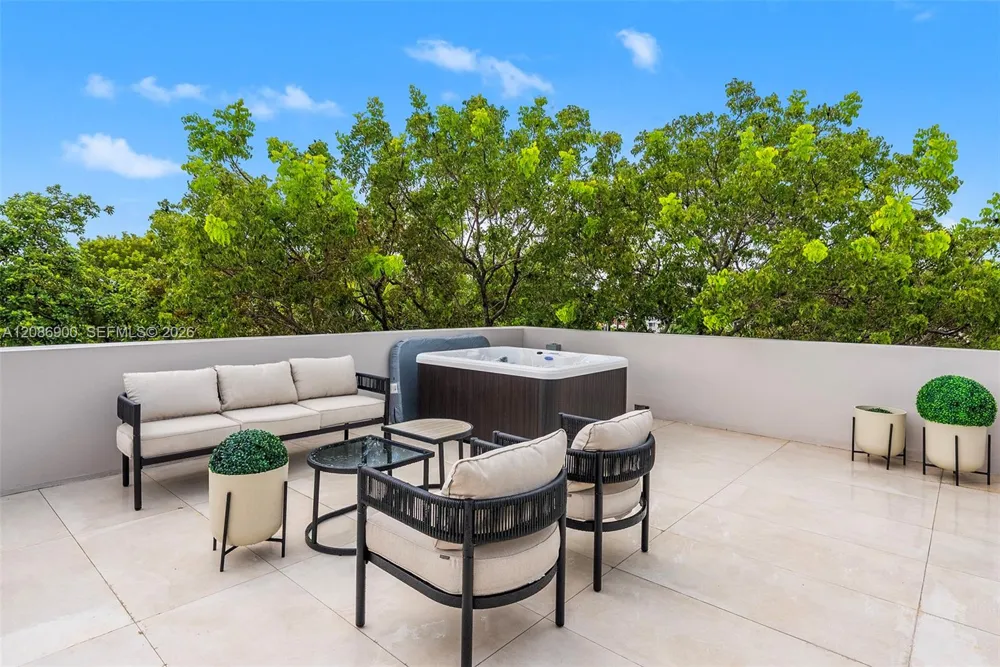 1502 SW 19th St Miami, FL 33145