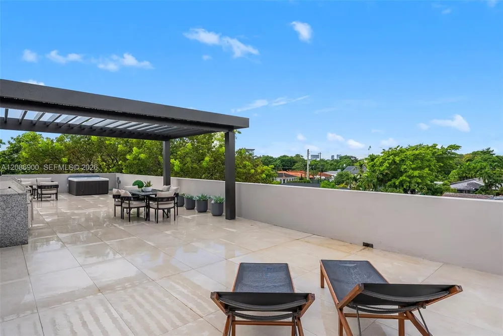 1502 SW 19th St Miami, FL 33145