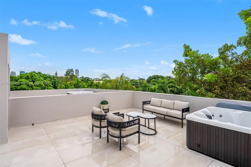 1502 SW 19th St Miami, FL 33145