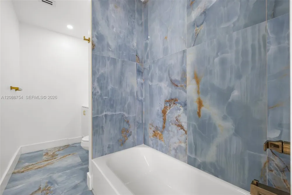 8253 W 14th Ct Hialeah, FL 33014