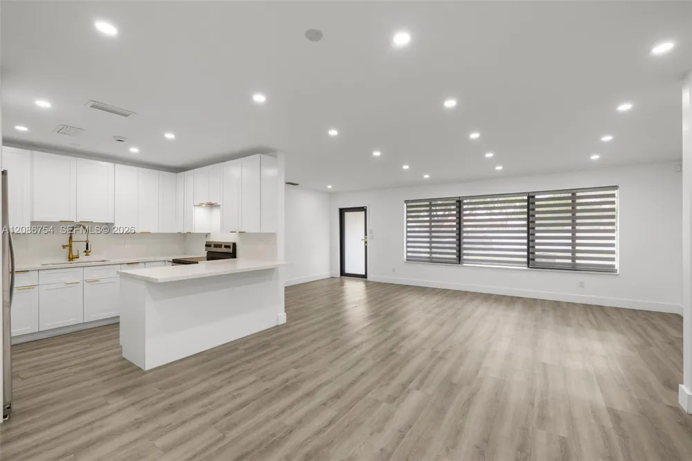 8253 W 14th Ct Hialeah, FL 33014