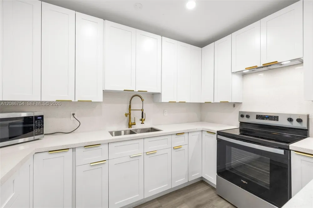 8253 W 14th Ct Hialeah, FL 33014