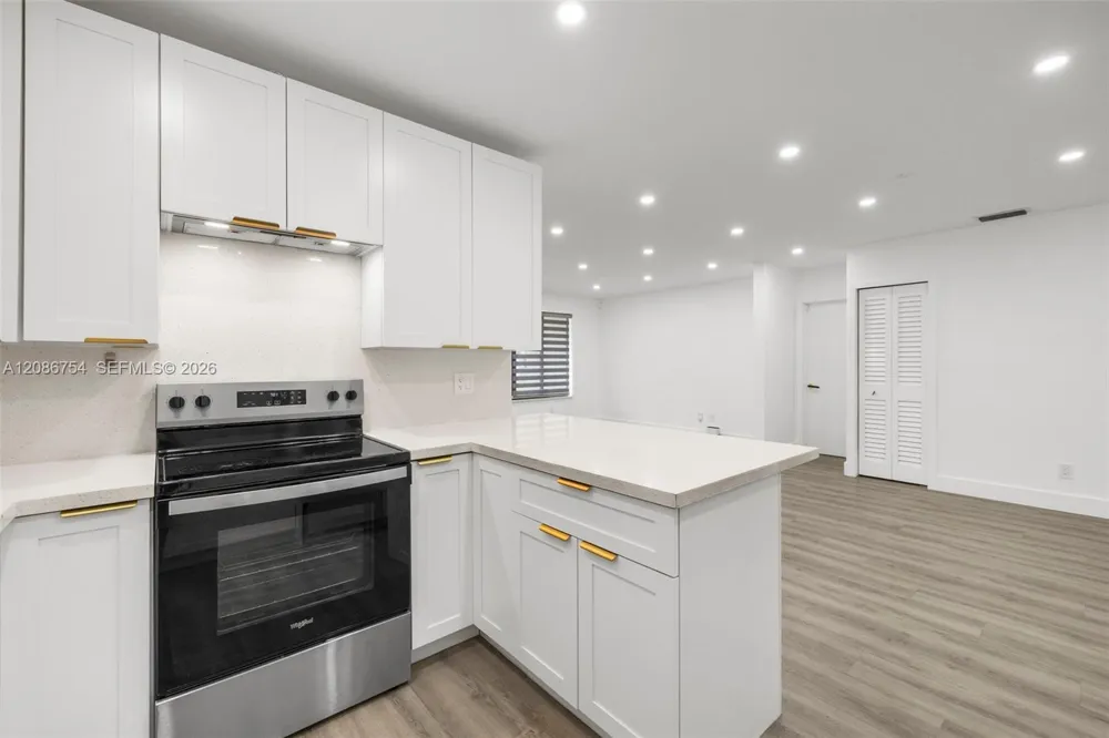 8253 W 14th Ct Hialeah, FL 33014