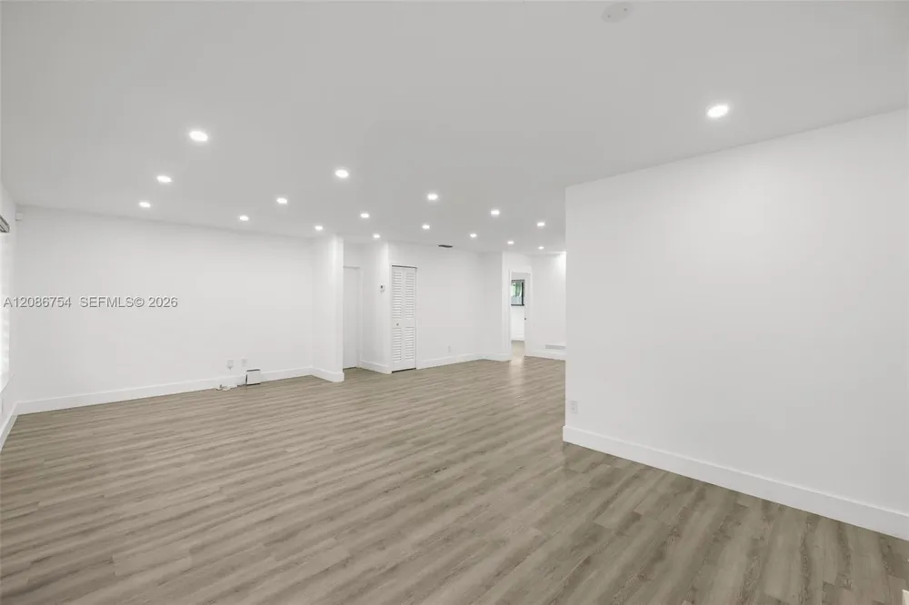 8253 W 14th Ct Hialeah, FL 33014