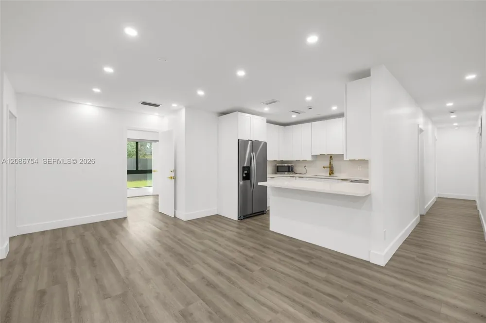 8253 W 14th Ct Hialeah, FL 33014