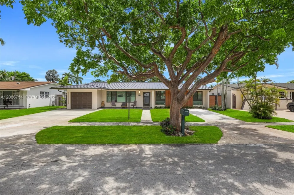 8253 W 14th Ct Hialeah, FL 33014