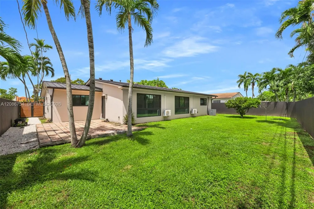 8253 W 14th Ct Hialeah, FL 33014