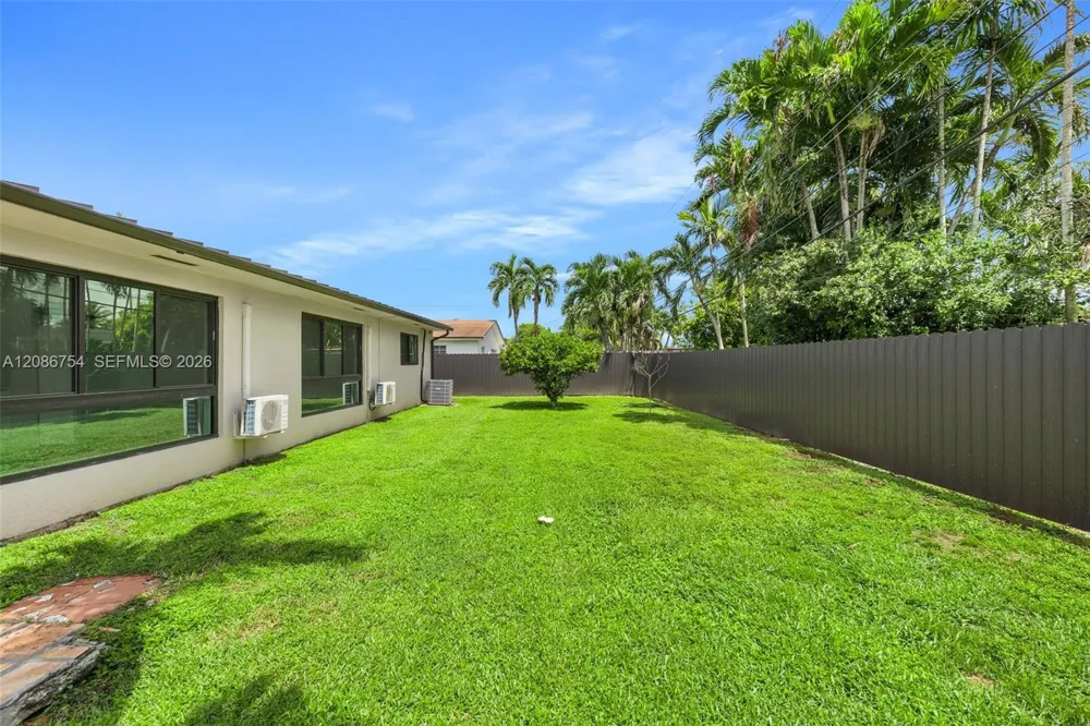 8253 W 14th Ct Hialeah, FL 33014