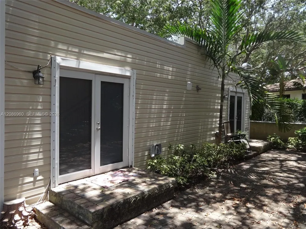 1212 SE 6th St #1-4 Fort Lauderdale, FL 33301