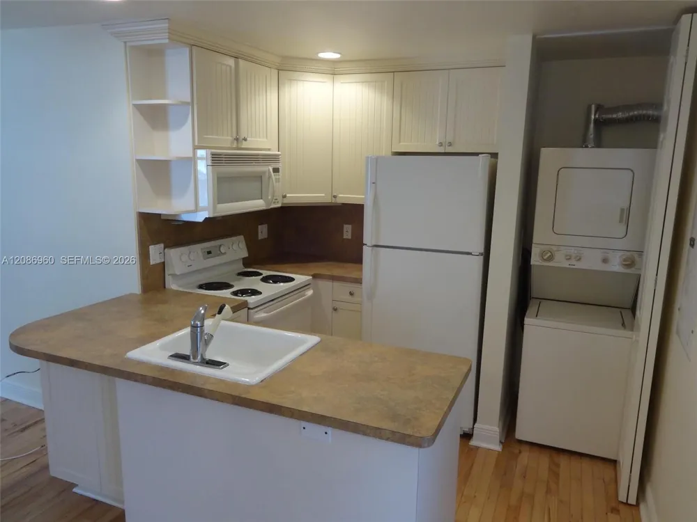 1212 SE 6th St #1-4 Fort Lauderdale, FL 33301