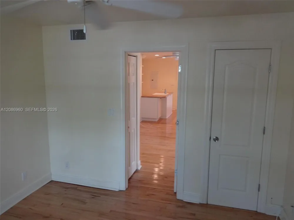 1212 SE 6th St #1-4 Fort Lauderdale, FL 33301