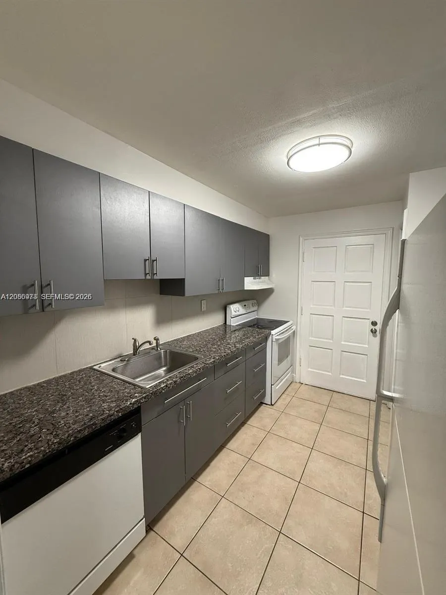 8600 SW 109th Ave #4-112 Miami, FL 33173