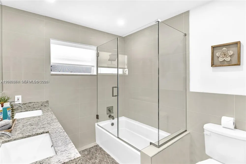3370 36th Pl Hollywood, FL 33021