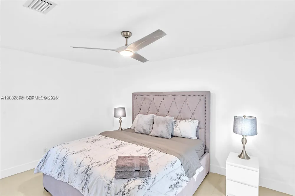 3370 36th Pl Hollywood, FL 33021