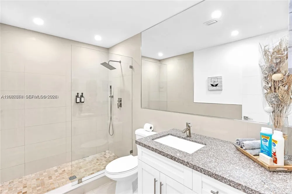 3370 36th Pl Hollywood, FL 33021