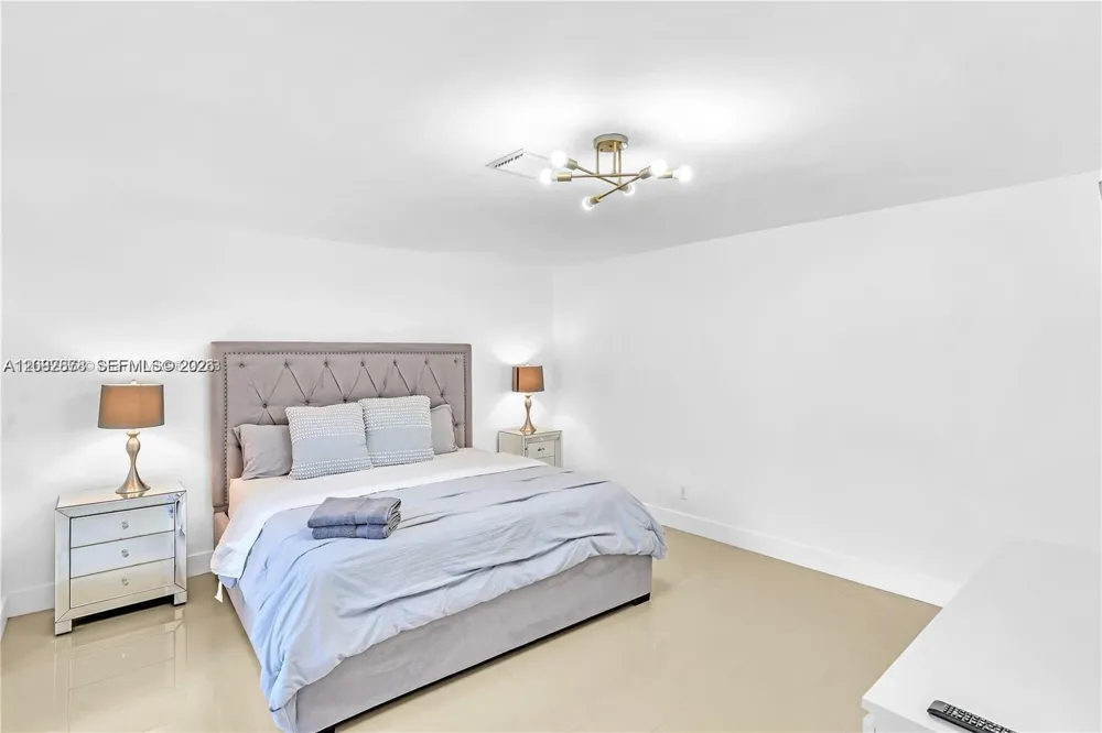 3370 36th Pl Hollywood, FL 33021