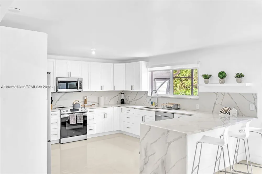 3370 36th Pl Hollywood, FL 33021