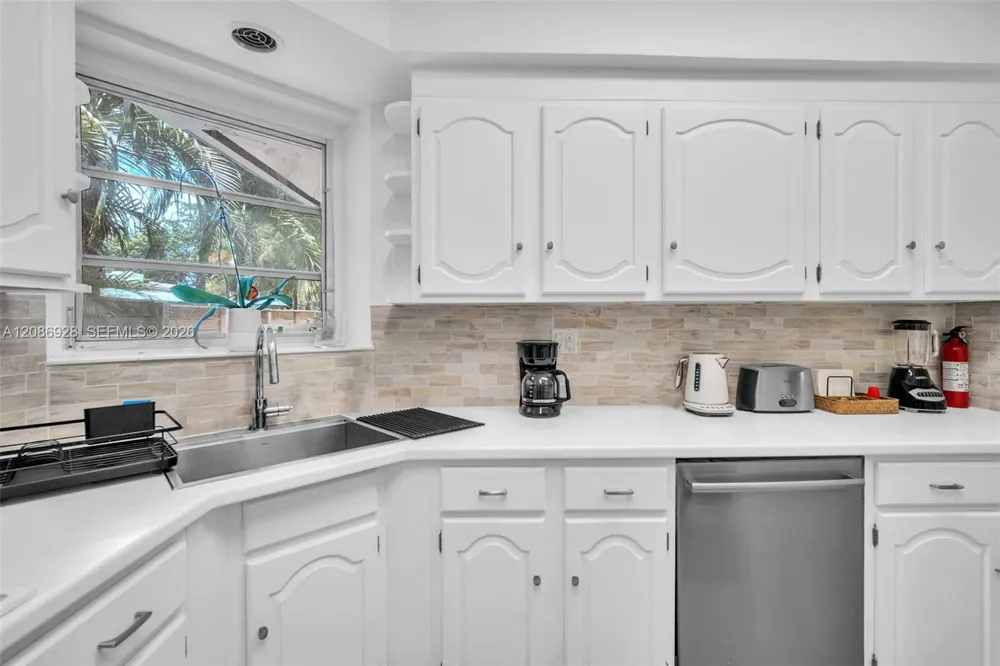 801 SW 24th Rd Miami, FL 33129