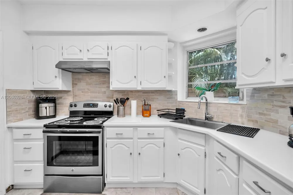 801 SW 24th Rd Miami, FL 33129