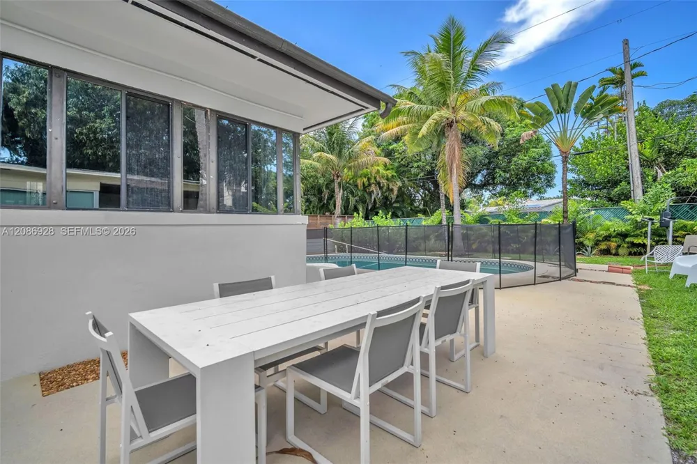 801 SW 24th Rd Miami, FL 33129
