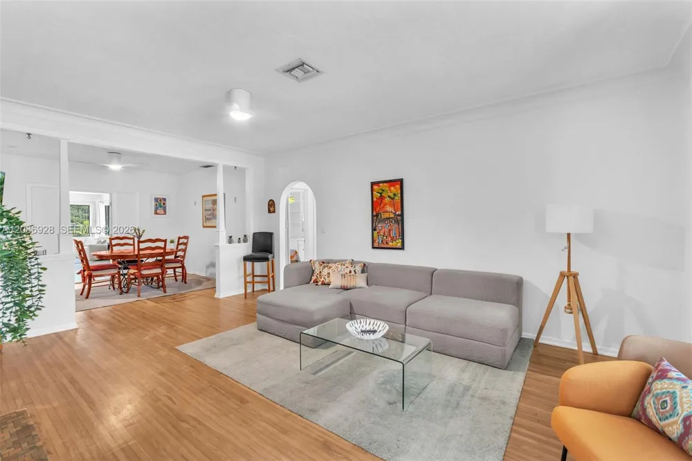 801 SW 24th Rd Miami, FL 33129