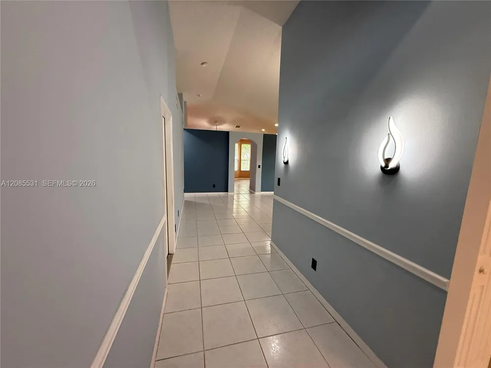856 NW 132nd Ave Pembroke Pines, FL 33028