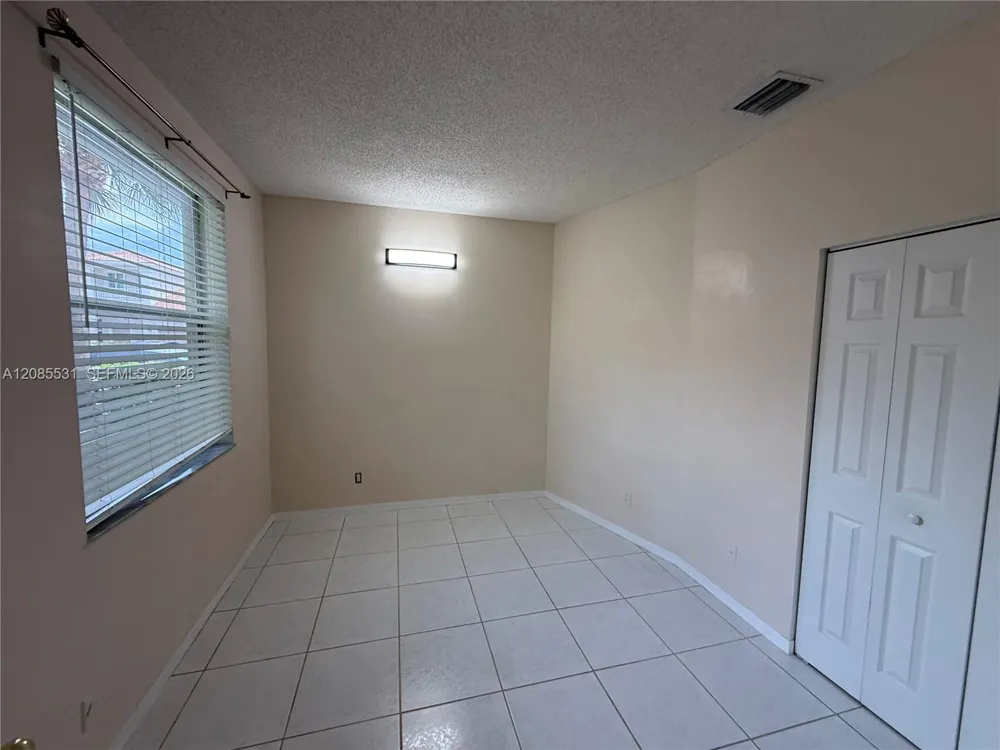 856 NW 132nd Ave Pembroke Pines, FL 33028