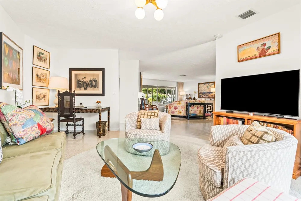 8945 SE HARBOR ISLAND WAY Hobe Sound, FL 33455