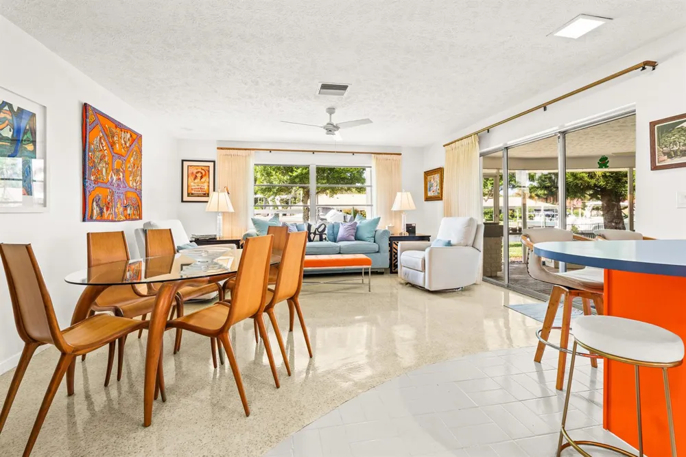 8945 SE HARBOR ISLAND WAY Hobe Sound, FL 33455