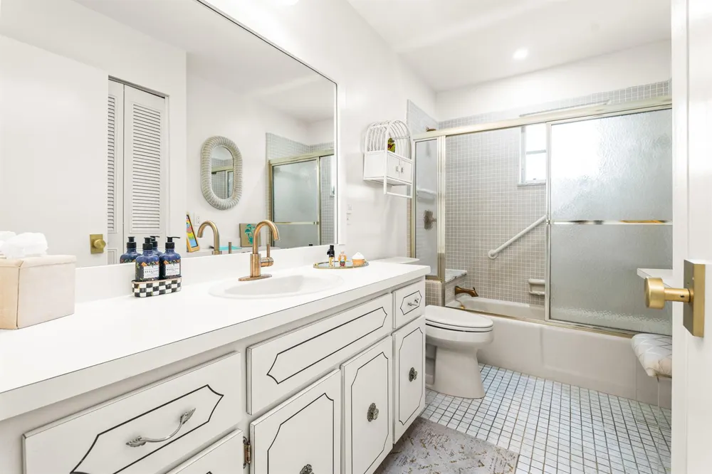 8945 SE HARBOR ISLAND WAY Hobe Sound, FL 33455