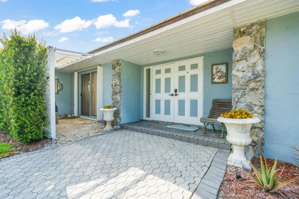 8945 SE HARBOR ISLAND WAY Hobe Sound, FL 33455