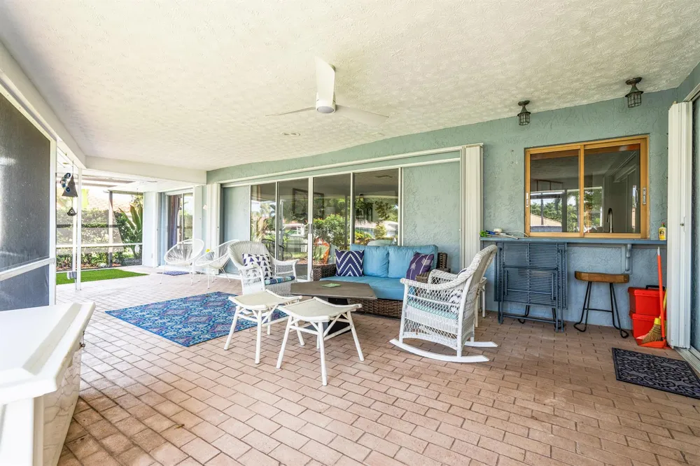 8945 SE HARBOR ISLAND WAY Hobe Sound, FL 33455