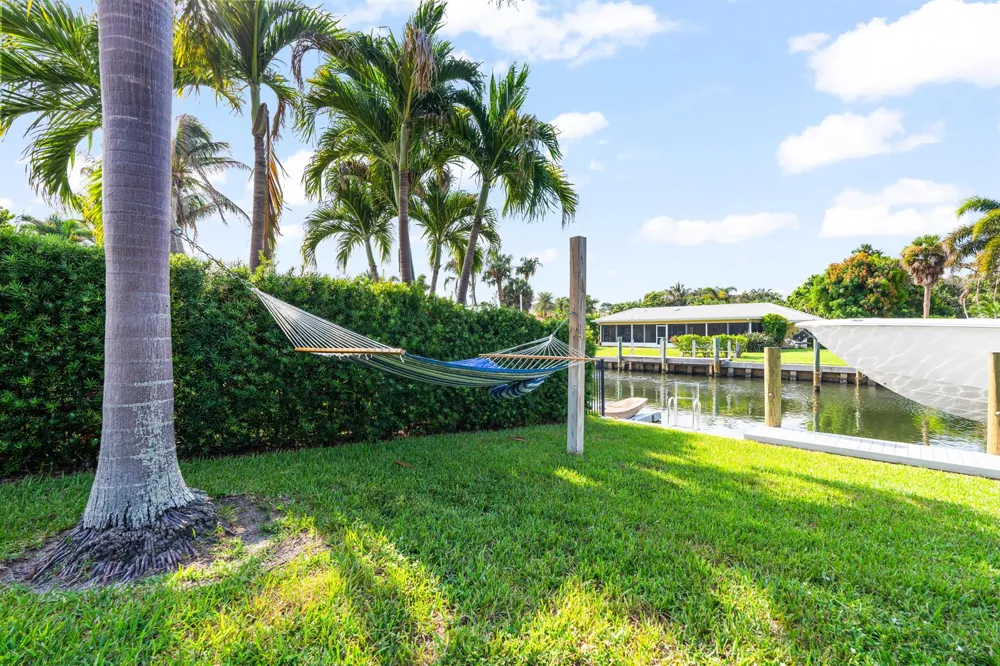 8945 SE HARBOR ISLAND WAY Hobe Sound, FL 33455