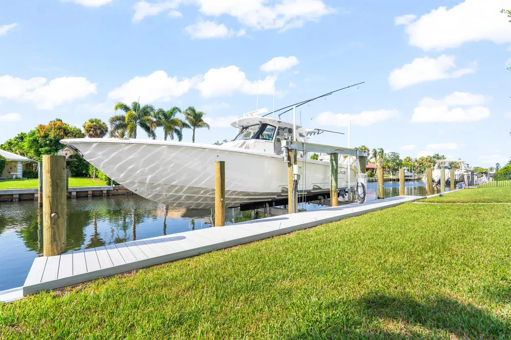 8945 SE HARBOR ISLAND WAY Hobe Sound, FL 33455