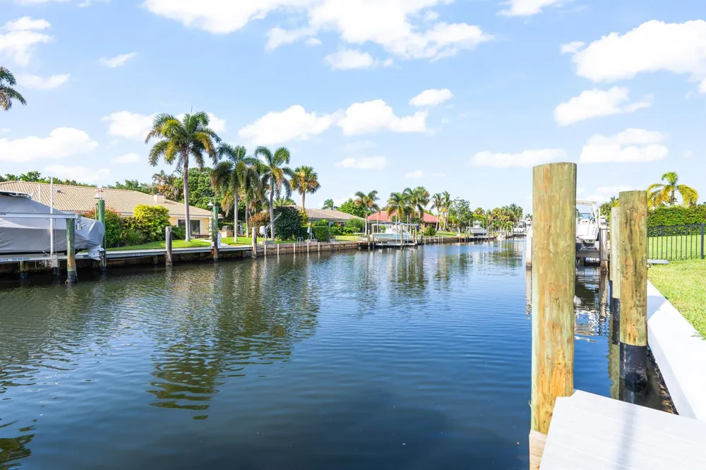 8945 SE HARBOR ISLAND WAY Hobe Sound, FL 33455