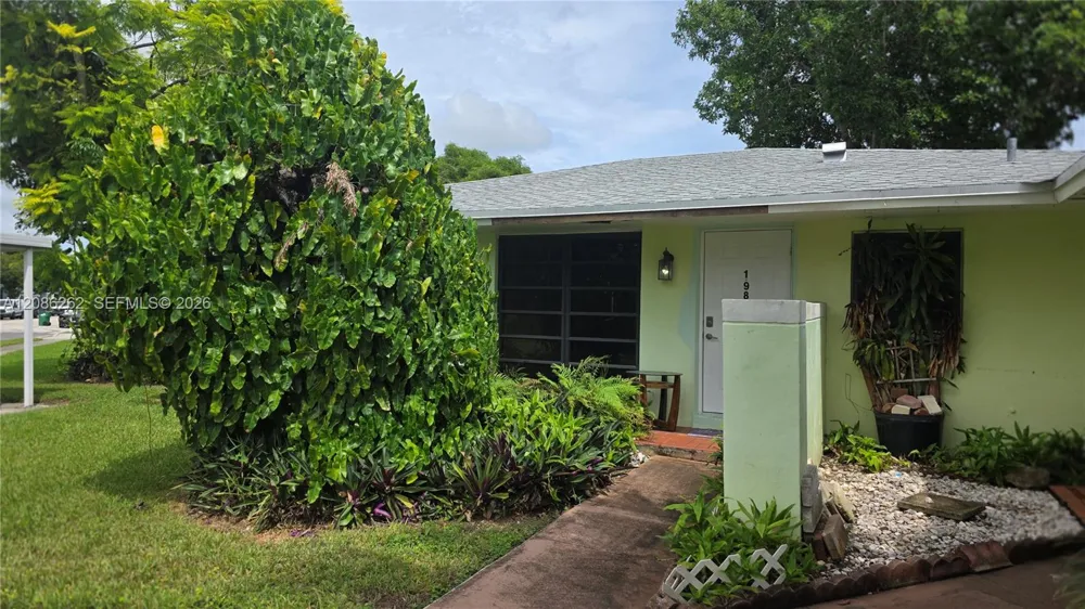 19851 SW 103rd Ct #19851 Cutler Bay, FL 33157