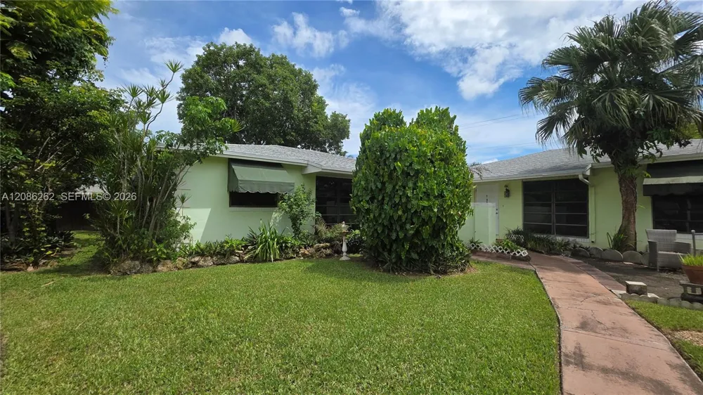 19851 SW 103rd Ct #19851 Cutler Bay, FL 33157