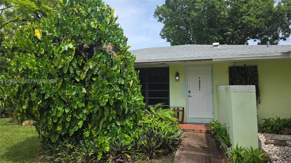 19851 SW 103rd Ct #19851 Cutler Bay, FL 33157